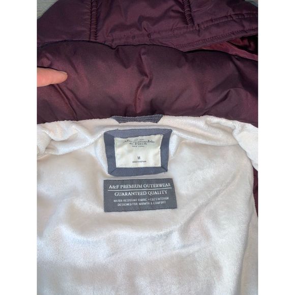 Abercrombie & Fitch Maroon Puffer Vest - Picture 8 of 13